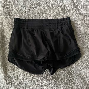 Lululemon Hotty Hot High-Rise lined shorts 2.5”